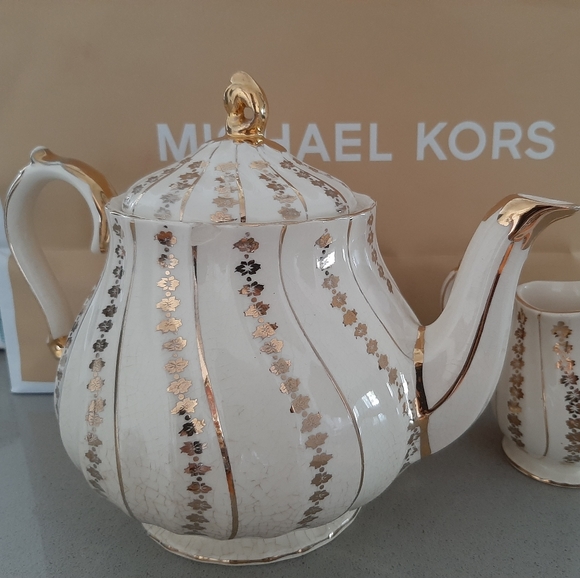 Sadler Other - 🎉 BUY 2 GET 2 FREE AUTHENTIC 1940 Sadler England Teapot and Creamer